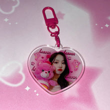 画像をギャラリービューアに読み込む, NEW JEANS & NMIXX acrylic heart keychains