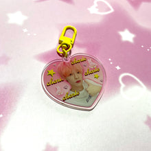 画像をギャラリービューアに読み込む, TXT & NCT Dream acrylic heart keychains