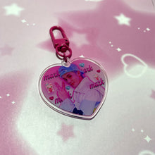 画像をギャラリービューアに読み込む, TXT & NCT Dream acrylic heart keychains