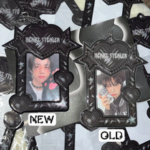 Load image into Gallery viewer, Heart Stealer 2.0 Photocard Holder Keychain
